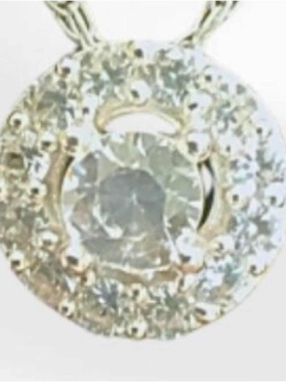 Round Halo lab grown diamond
0.69 carats. With H-I color and I2-I3 clarity